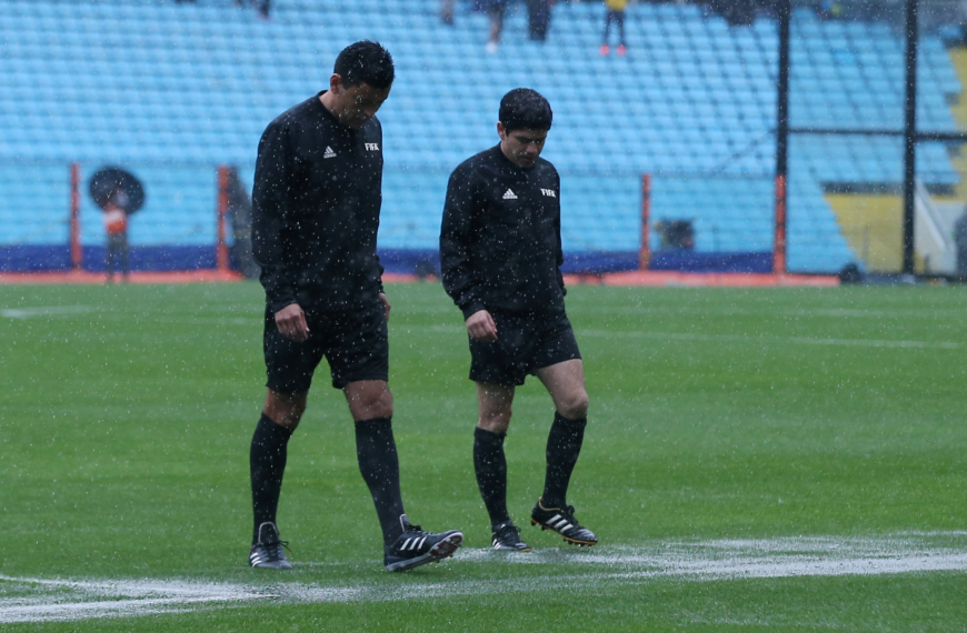 Superclásico suspendido por incidentes en el Monumental
