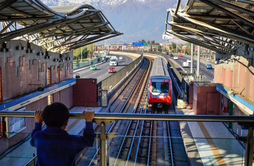 Metro de Santiago: Estadísticas y Variaciones en Septiembre