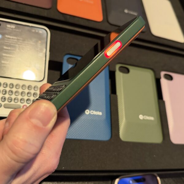 Clicks Communicator: El nuevo smartphone que revive el teclado BlackBerry