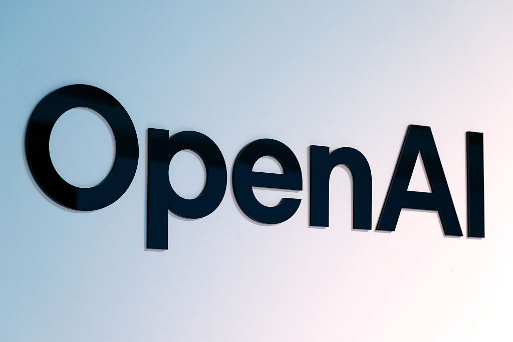 Dispositivo de hardware de OpenAI: ¿El nuevo altavoz inteligente que todos desean?